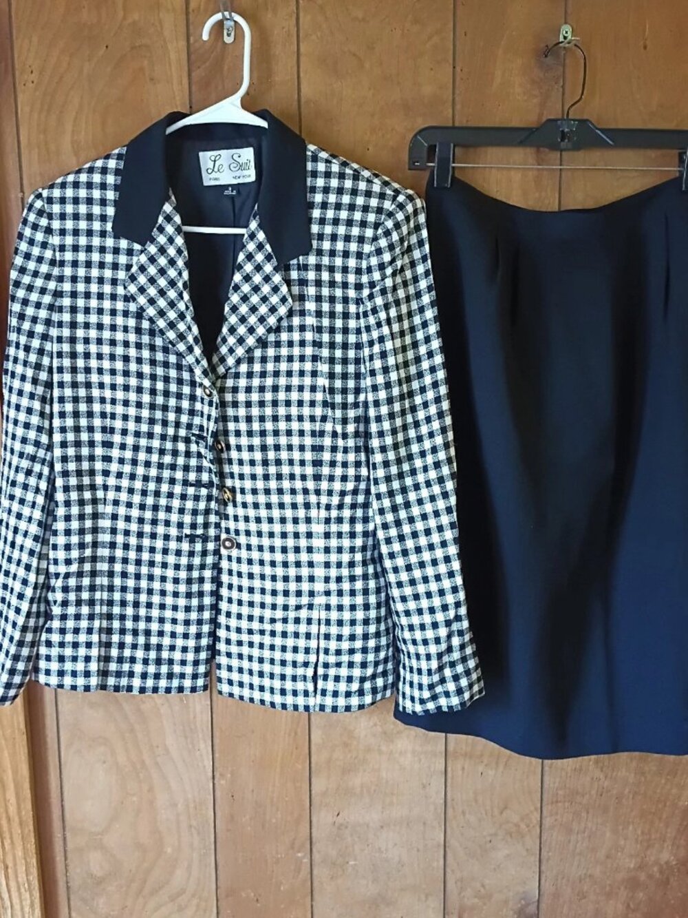 Le Suit Women's Skirt Suit – Size 8 – Black & White Houndstooth – Polyester